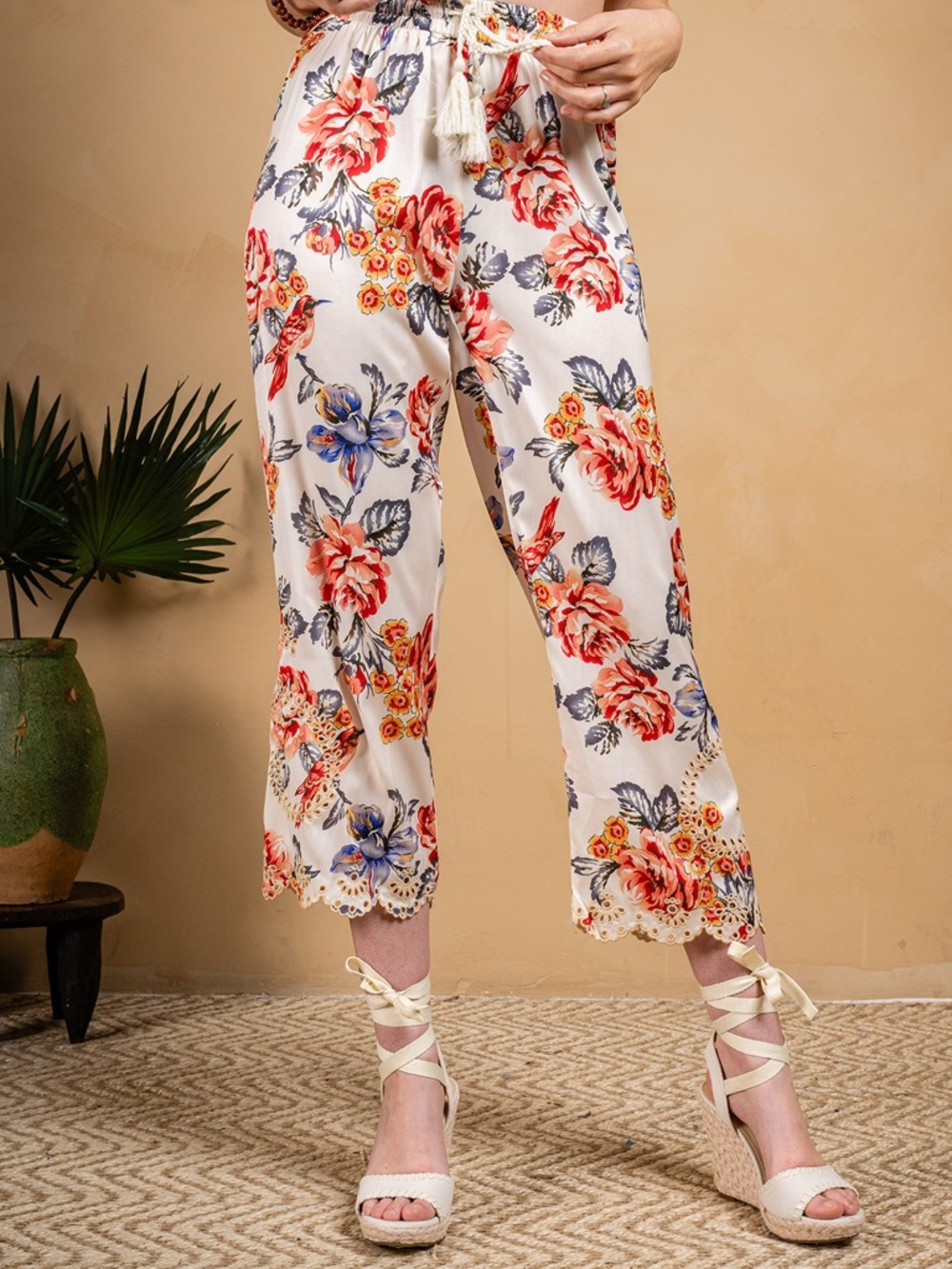 Tie-Waist Floral Cropped Wide-Leg Pants - White with Red & Blue Print